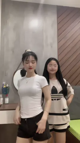 Người trách em sao cũng được … 🤭🤭