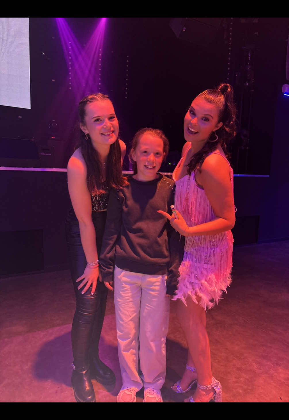 Bij de opening van dance studio Baila en de verjaatdag van Kythana🥳🫶🏻  @kythana_official @Kythana D'haeze @Kim Van Uffelen  #voorjou #fy #entertainment #dansje #dancer #2025 #baila #lichtenaan #kythana #kythanaofficial #dancestudiobaila 