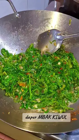 dapur MBAK KIWUL  tumis  pakis terasi  bahan bahan  pakis  terasi  cabe rawit  bamer  baput  garam  penyedap  gula pasir  #menuhariansimple  #masakansederhana  #aladapurmbakkiwul 
