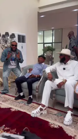 Badmankcee & E-Money are Now in Enugu... They Visited Chief Arthur Eze n' Ukpo....