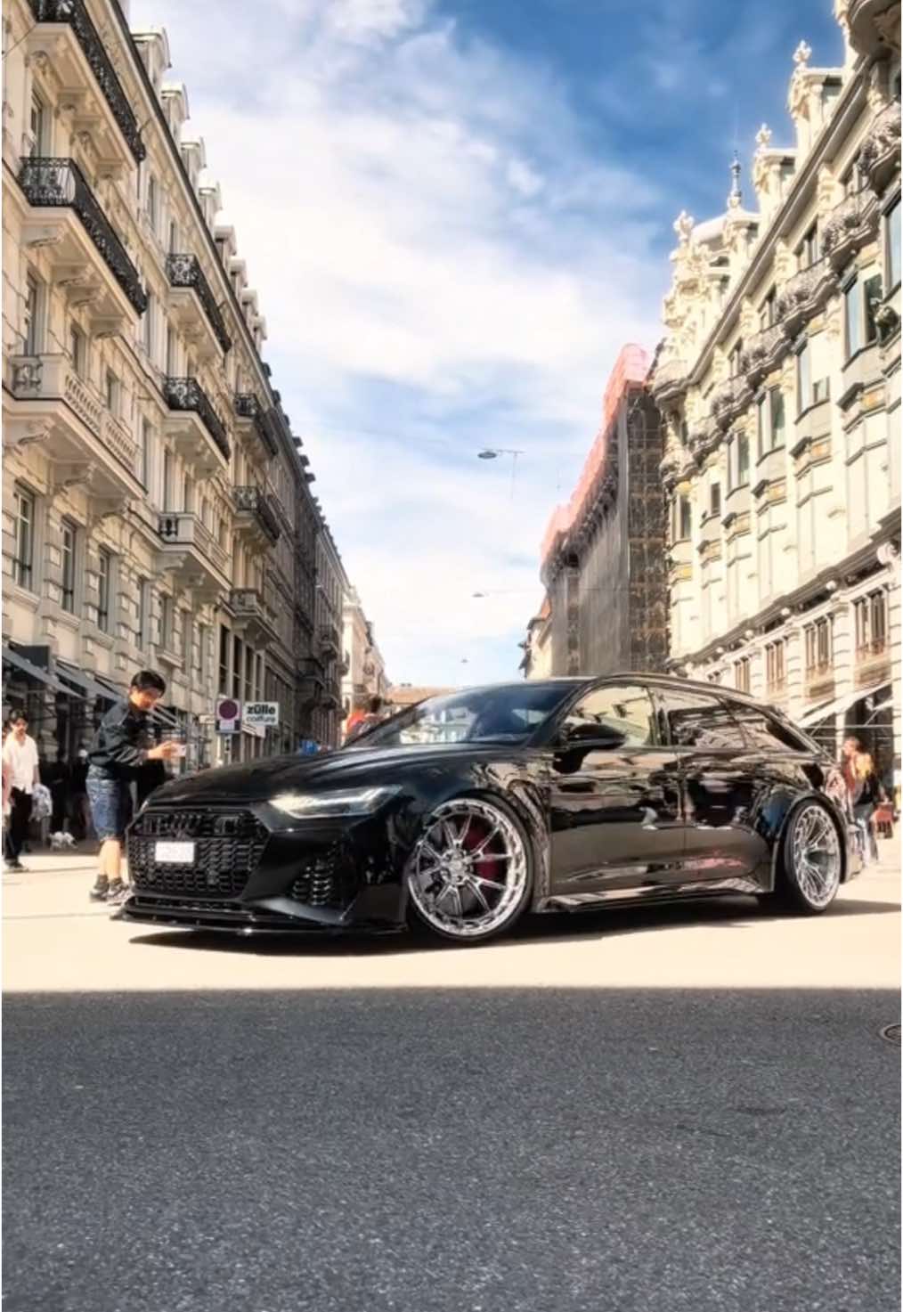 RS-6 with crazy rims  #zürich #switzerland #audi #zurich_switzerland #cartok #audirs6 #rs6 #zulu #switzerland🇨🇭 #rs6audi 