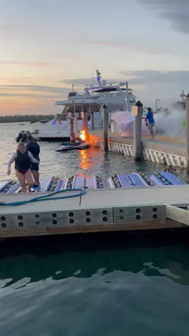 #boatfire #haulover #youalmostgotit #getcloser #fire #jetski #opps ##marina #wow #ohnonononoo #qualifiedcaptain #fireman ##hownotto 