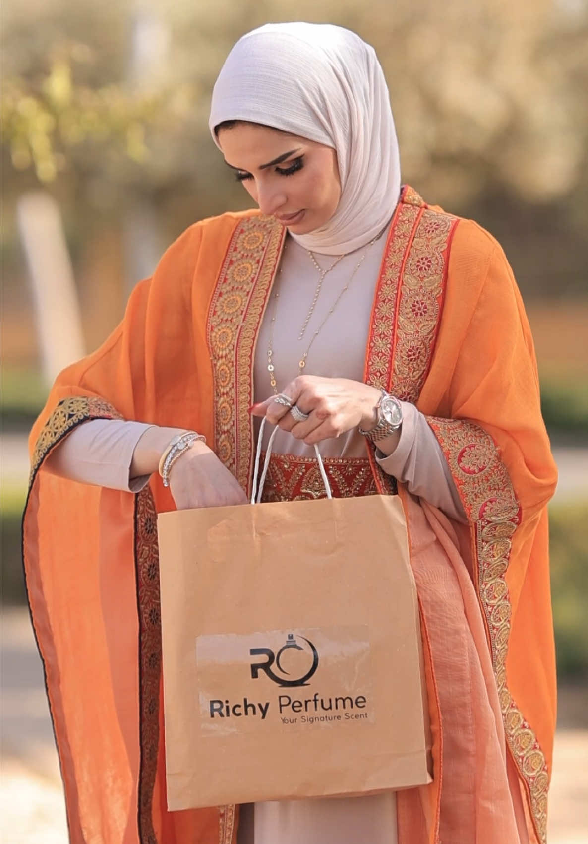 عيشي المعنى الحقيقي للفخامة 🤎 ‏Richy بتقدّم لك عطور خليجية بتوقيعها الخاص، من غير أي تقليد، و أناقة مميزة في كل زجاجة. مستعدة تحسي بالفرق؟ 😍 ابعتِلنا دلوقتي علشان يوصلك عطرك الأصلي من Richy 💌 #perfumetiktok #arabperfume #perfume #skincare #cleangirl #richyperfume #oudperfume 