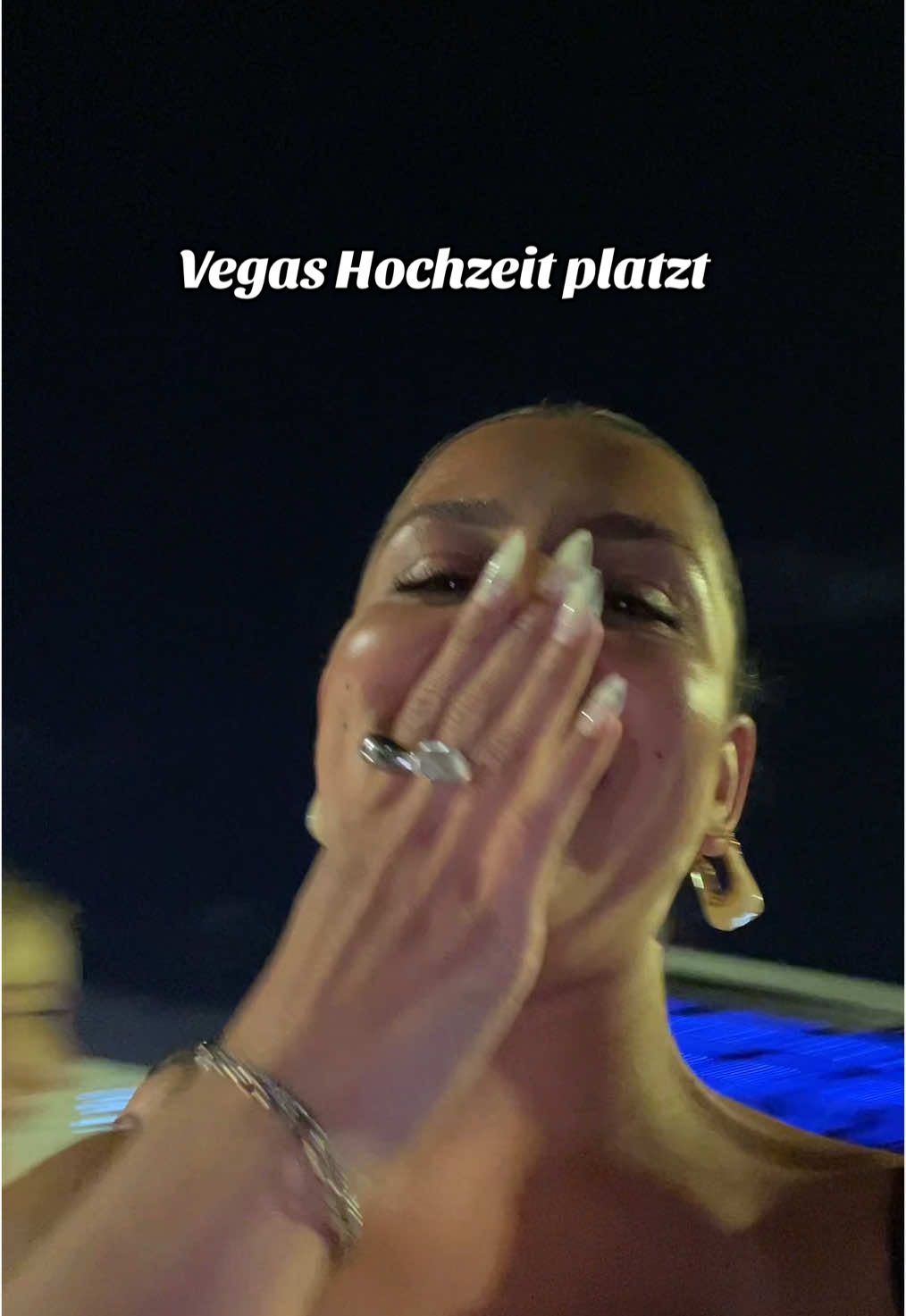 vielleicht heiraten wir auf einem Parkplatz 🙃 #vegas #hochzeit 