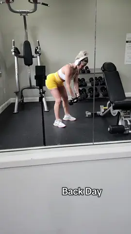 Pump it up! #pumpitup #pump #backday #lifting #weights #muscles #musclemommy  #girlswholift #momswholift #tiktokmama #tiktokmom #momoftiktok #Fitness #fitchicks #fitgirls #fitmoms #body #built #bought #baddie 