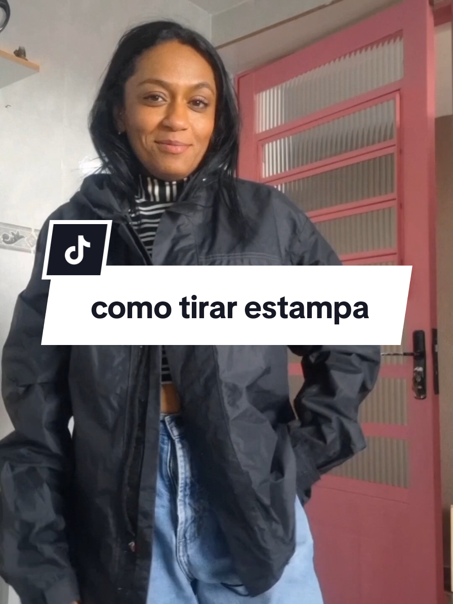 tirando estampa de capa de chuva  #DIY #capadechuva #ideias #oleodebanana #fyp #utilidade 