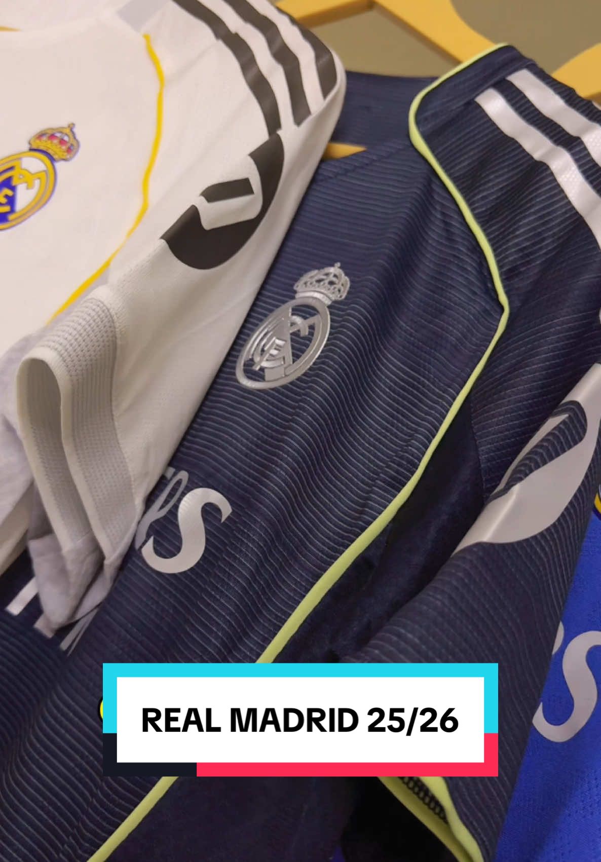 ⚽️ 🤫 REAL MADRID 25/26 🔥 ✔️Importada versión jugador. 📲 Pídelo al 🔗 de biografía. 🛒 #camisetas #realmadridfc #goldensport #camisetasdefutbol #futbol 
