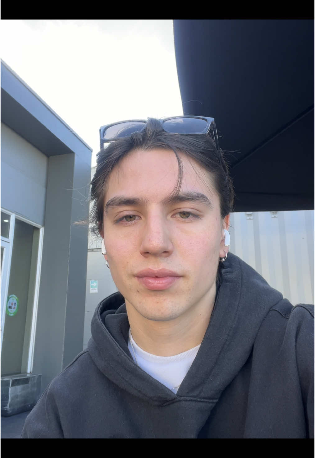 solo soy yo y mi moto c: