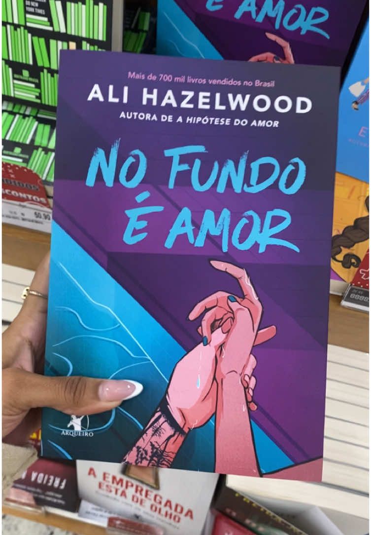 livro: no fundo é amor  𓇼 ❤︎ ୨୧