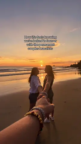 Do it for your girl 🫶🏼 #LockedBracelets #CouplesBracelets #PermanentBracelets #PermanentCouplesBracelets #MatchingBracelets #Couples #Relationship #dating #CoupleGifts #jewelry 