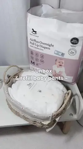 𝑩𝒆́ 𝒅𝒖̀𝒏𝒈 𝒃𝒊̉𝒎 𝑨𝒑𝒑𝒍𝒆𝒄𝒓𝒖𝒎𝒃𝒚 𝒔𝒆̃ 𝒌𝒉𝒐̂𝒏𝒈 𝒄𝒐̀𝒏 𝒏𝒐̂̃𝒊 𝒍𝒐 𝒃𝒊̣ 𝒌𝒉𝒐́ 𝒄𝒉𝒊̣𝒖, 𝒈𝒂̆́𝒕 𝒏𝒈𝒖̉ 𝒎𝒂̀ 𝒏𝒈𝒖̛𝒐̛̣𝒄 𝒍𝒂̣𝒊 𝒍𝒖𝒐̂𝒏 𝒄𝒐́ 𝒈𝒊𝒂̂́𝒄 𝒏𝒈𝒖̉ 𝒔𝒂̂𝒖 𝒗𝒂̀ 𝒏𝒈𝒐𝒏 𝒈𝒊𝒂̂́𝒄 𝒏𝒉𝒐̛̀ 𝒌𝒉𝒂̉ 𝒏𝒂̆𝒏𝒈 𝒕𝒉𝒂̂́𝒎 𝒉𝒖́𝒕 𝒌𝒆́𝒐 𝒅𝒂̀𝒊 𝒍𝒆̂𝒏 đ𝒆̂́𝒏 12𝒉 👉 Chất liệu cotton thoáng khí.  👉 100% không chứa clo. 👉 Công nghệ GreenCore-Dry giúp khô thoáng suốt 12h nhờ 11 lớp thấm hút. 👉 Vách chống tràn cực kỳ hiệu quả.  👉 Lưng chun mềm mại, không để lại viền hằn trên da bé. 👉 Bề mặt thấm hút 3D với hàng ngàn lỗ thấm hút. #bimngua #bimapplecrumby #bimthamhut #bimngay #bimdem