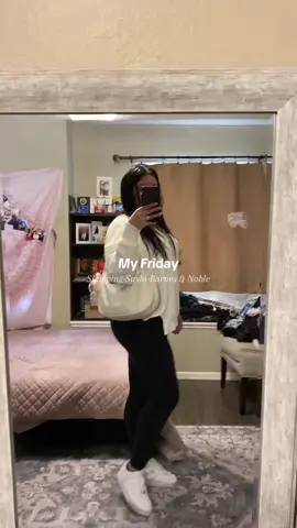 From yesterday 😌💗 #fyp #foryou #foryoupage #creatorsearchinsights #trending #Vlog #influencer #barnesandnoble #dayinmylife #dayinmylifevlog #Labubu #sandiego #athomecoffee 