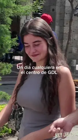 Un día cualquiera en Guadalajara.  . . . . . . Todas las estrellas del video aceptaron amablemente salir en el mismo 👁️🔍