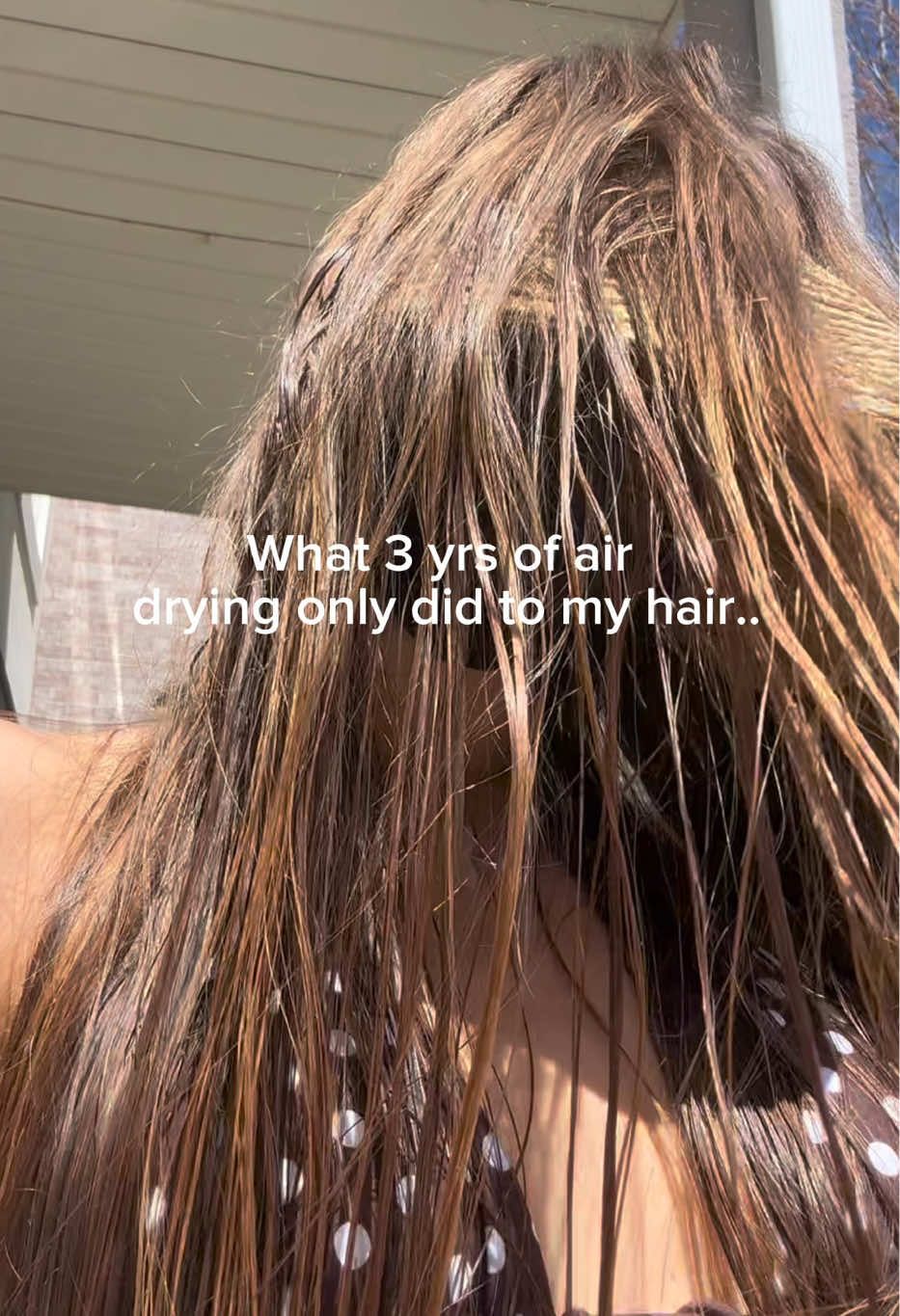 Air drying under the sun >>> #airdrying #haircare #hairtok #longhair #hair #straighthair 