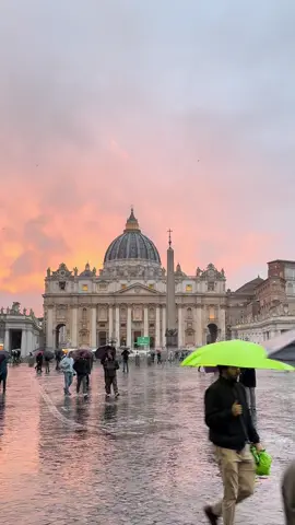 Hablemos de lo imponente que es el Vaticano🇻🇦 uff 😮‍💨 #vatican #eurotrip #fyp #roma #semanasanta 
