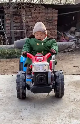 ขับสนุกเด็กชอบ🤣 พิกัดรถ  @ร้านของเล่นเด็กราคาถูก #รถไถคูโบต้า #รถแบตเตอรี่ไฟฟ้า #รถแบตเตอรี่เด็กนั่ง #รถแบตเตอรี่ไฟฟ้าเด็กแรงๆ 