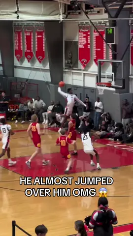 Imagine going to school the next day. 😭🔥 (backtobusiness22/IG) #basketball #bball #dunk #hoops #hooper 
