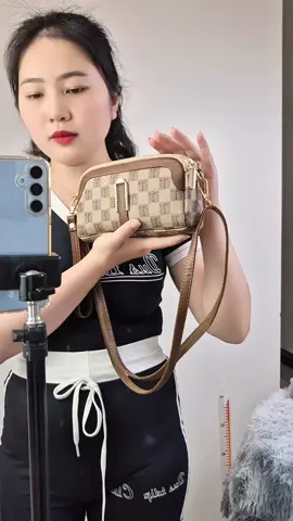 Túi Đeo Chéo Nữ dáng dài 3 ngăn size 20 #tuida #tuixach #tuixinh #tuixachquangchau #tuixachnu #tuideovai  #tuideocheo 