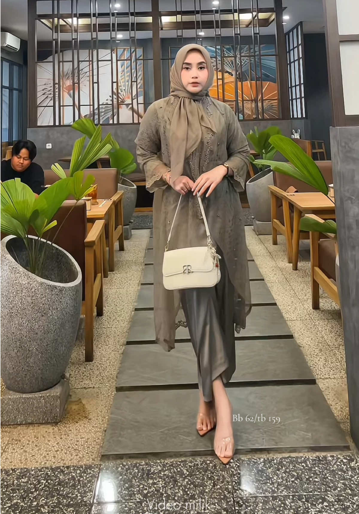 Ga nyeseel kalian belii ini  #fyp #fashion #kebaya #oneset #dresskondangan #kebayawisuda #kebayakondangan #kebayapremium 