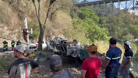 Así fue sacado el bus del accidente 10 de febrero #busesguatemala #viral #parati #fyp #🚍🇬🇹 #parati #viral 