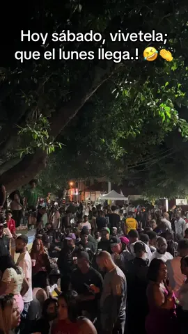 Un sábado santo cualquiera.! El mejor municipio de San Juan. #elcercado #sanjuan #municipio #🇩🇴🐐✅✔️😎 #identificate #unmundollenodelocos👣🤞🏼 