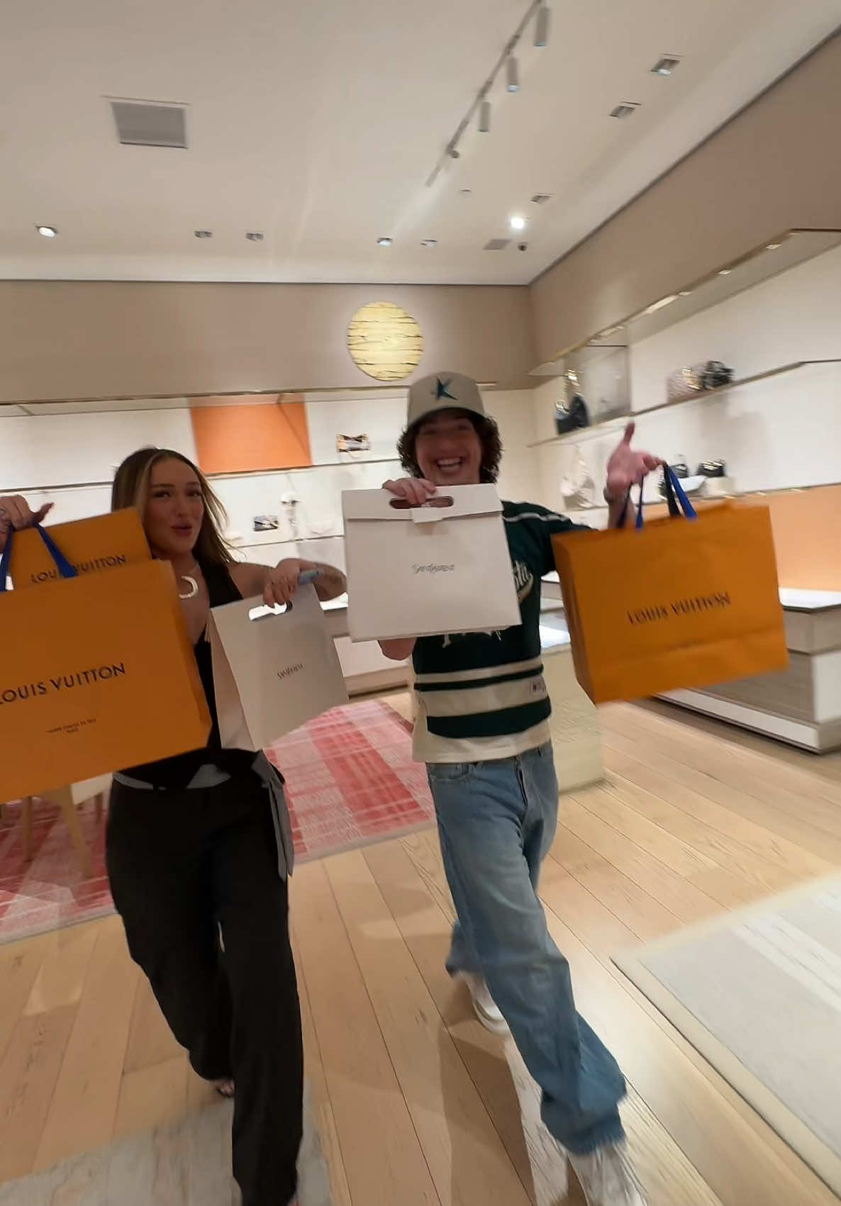 Shopping day with the crew @rheg (°◡°♡) ☆*:+ @aiden belter @Damien diaz 