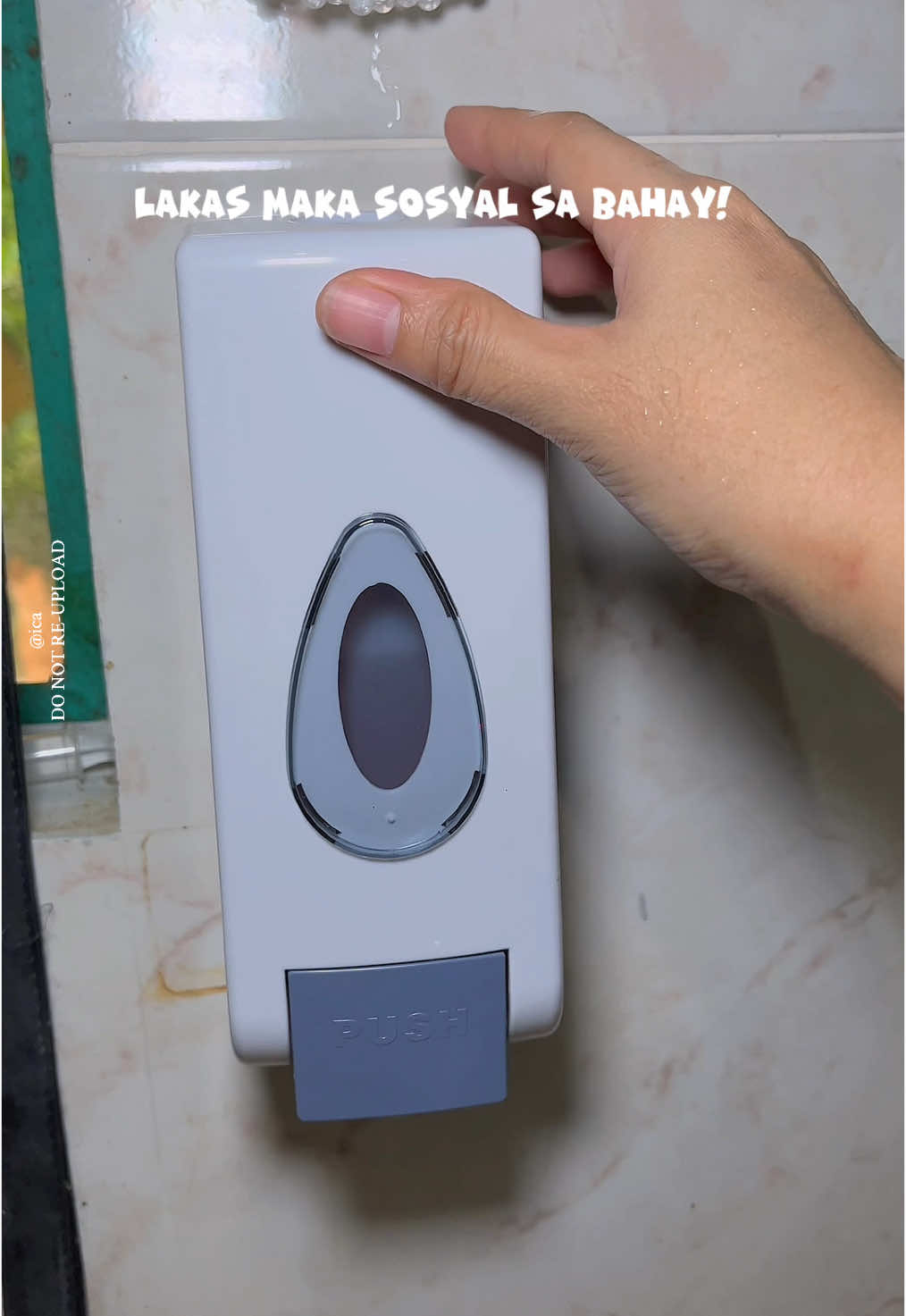 Nakikita ko lang to sa mga mall pero ngayon meron na sa bahay! Lakas maka sosyal! Ang mura lang ! Pwede sa alcohol,shampoo and soap !  #wallmountedsoapdispenser #soapdispenser #liquiddispenser #shampoodispenser #alcoholdispenser #homefinds #tiktok 