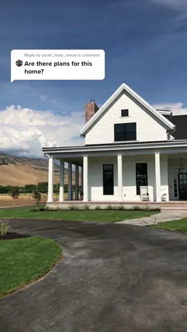 Should I start doing a monthly layout drop of the floor plans? 🧐🤓 #paradeofhomes #hometour #customhomes #newconstruction #homedecorideas #interiordesign #housetour #RoomTour #customhouse #construction #paradehome #luxuryhomes #bathroomdecor #longervideos #creatorsearchinsights #lindydenny #roblox #Minecraft  #sims4 