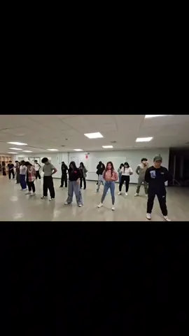 Grupal 💕 #kpop #arequipa #utp #goodboy #gd #taeyang #baile #dancer #pasos #coreografias #compañeros #universidad #fyp #visualisation #kpopers 