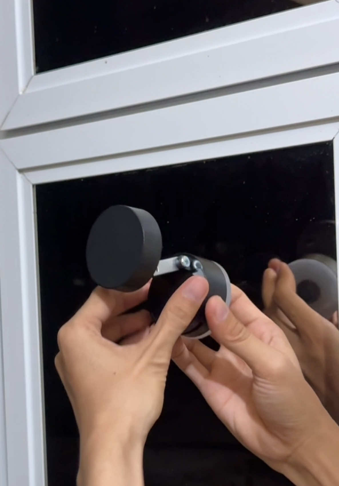 Vacuum Magnetic Universal Phone Holder, perfect pang picture, video. Easy to use and affordable. Click the yellow bag to order. #phoneholder #vacuummagneticphoneholder #magneticphoneholder #phoneholderforcar 
