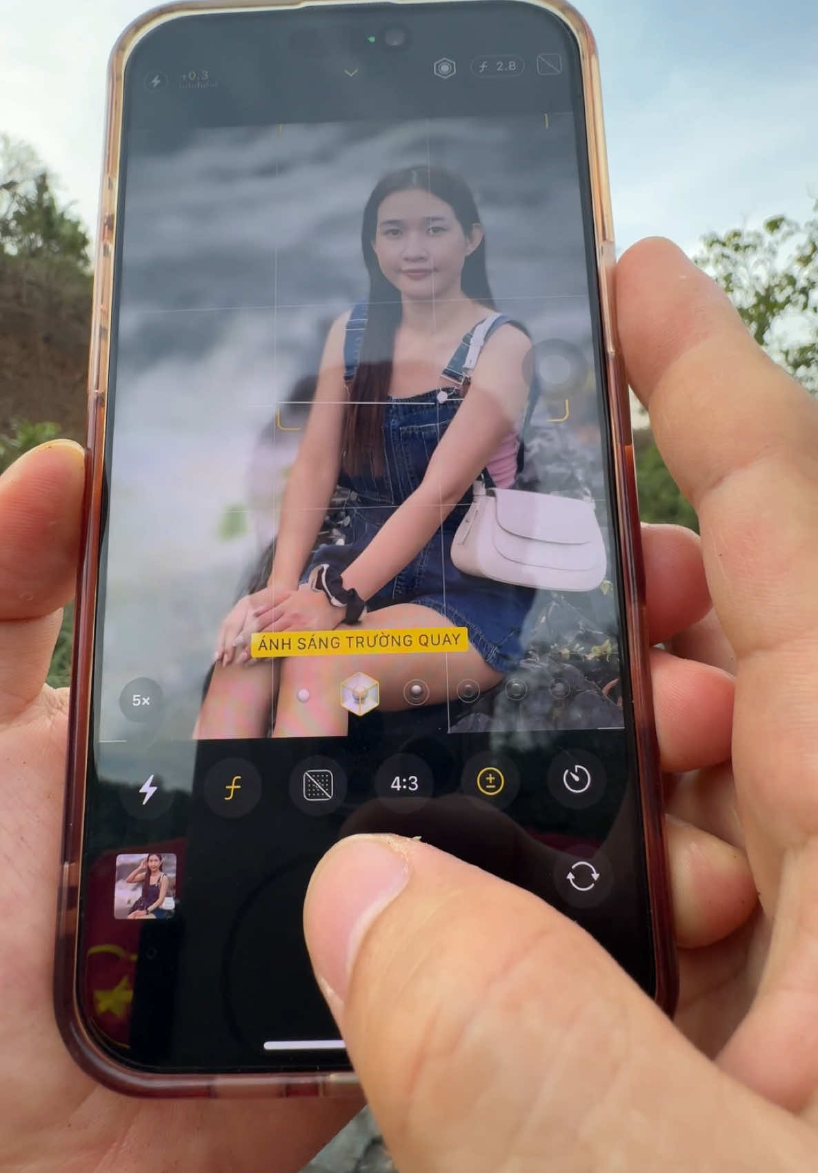 Chụp xoá phông như máy ảnh trên iphone 16 pro max #iphone #iphone16promax #16promax #apple #iphonetricks #shotoniphone #photoshop #photographer #photophone #portrait #portraitphotography #chandung 