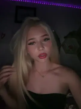 ahhh i haven’t worn makeup all week #blonde #relatable #fyp 