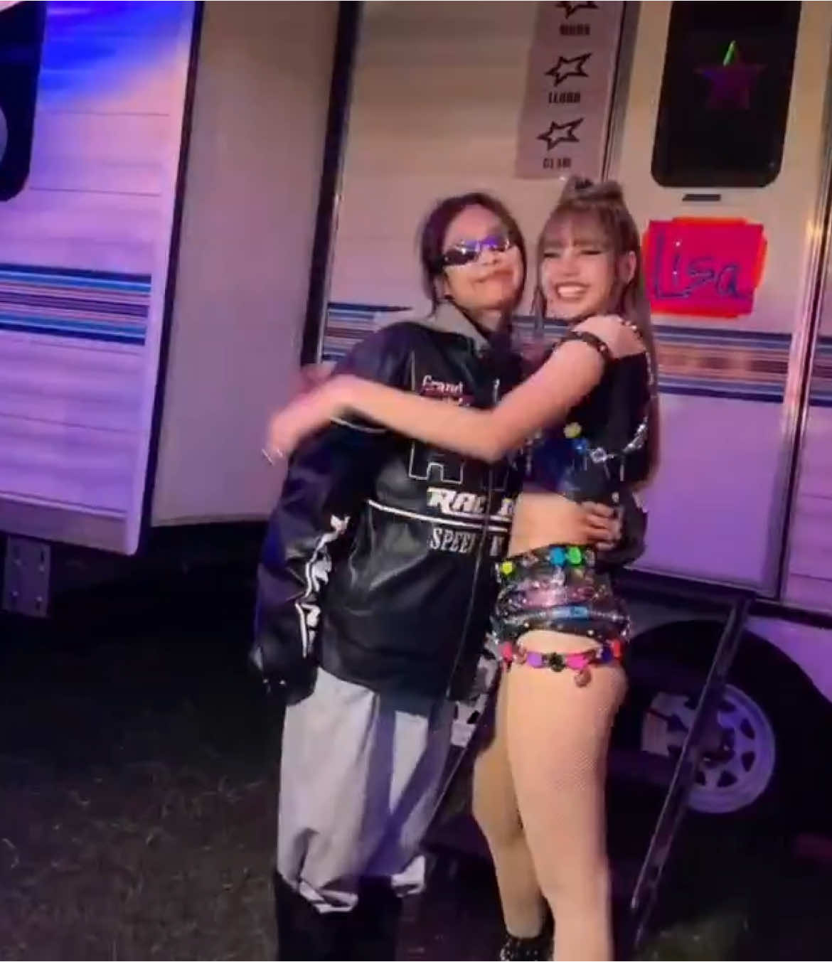 OMG MY JENLISA HEART 😭💗#JENLISA #LISA #JENNIE #LISACOCHELLA #JENCHELLA  #LISACHELLA2025 #BLACKPINK #LISAxAlterEgo #LLOUD #Coachella2025 