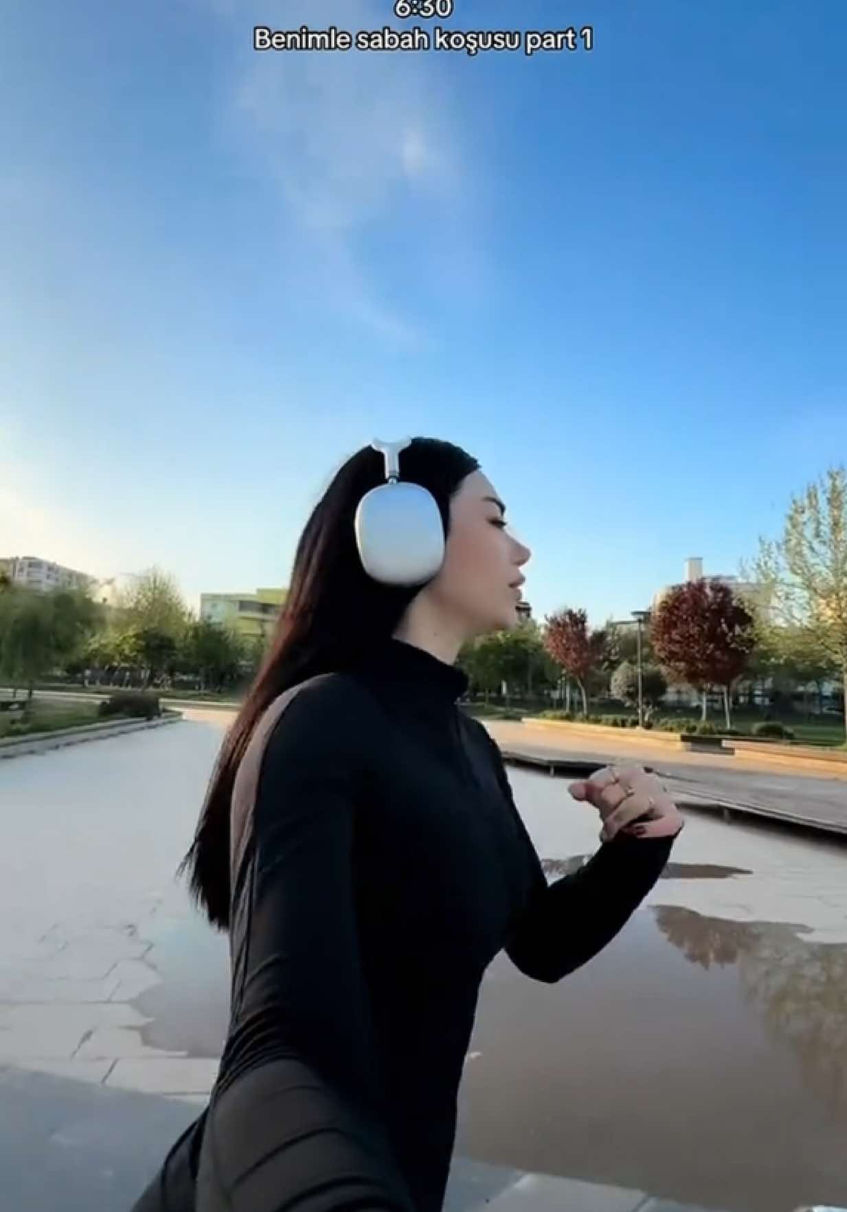 Sessiz şehrini ilk adımları🏃🏻‍♀️⏳ #koşu #sabahkoşusu #spor #aktivite #kesfet #fyp #outfit #enerji 