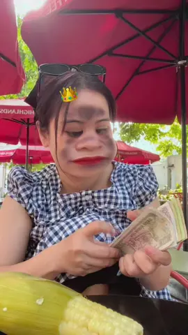 Nghèo mà cứ bắt đếm tiền miết... khổ thế chứ lị🤦🏻‍♀️