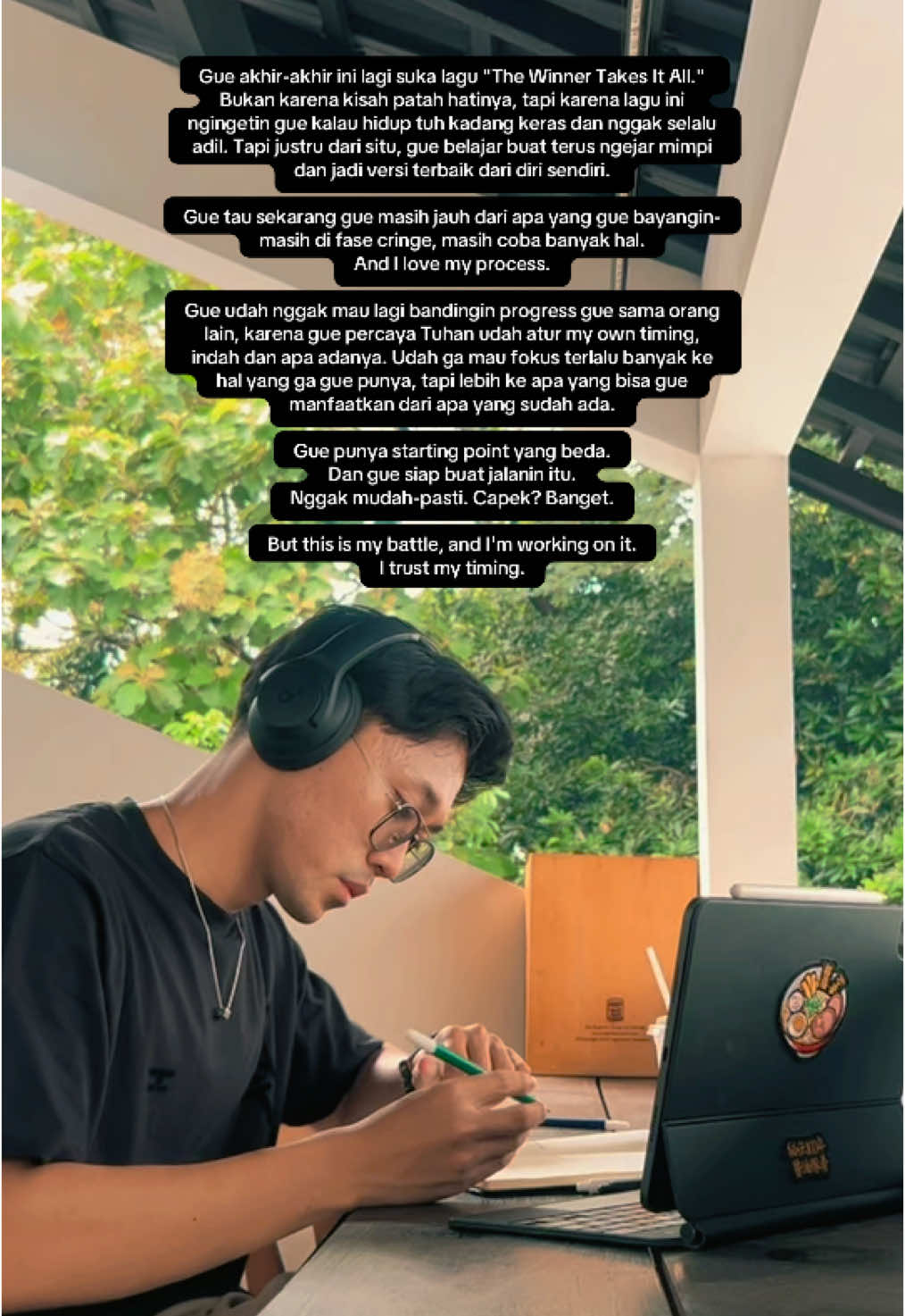 Lagi suka banget lagu ini. Meskipun lagu patah hati, tapi patah hatinya bikin move forward. Haha. 