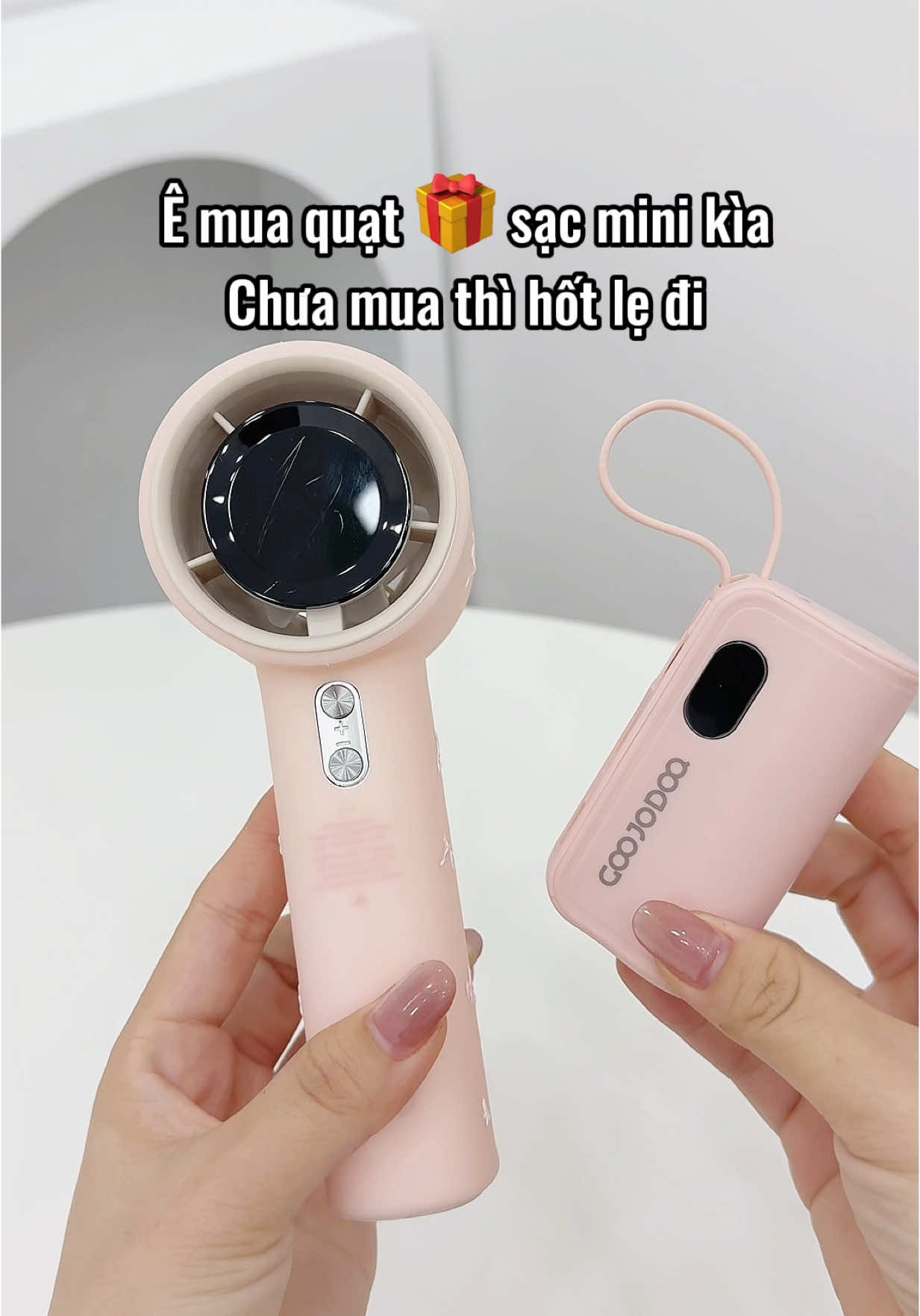 Mua quạt tặng sạc #quatgojoodoq #gojoodoq #quatcamtay #tangsacgoojodoq 