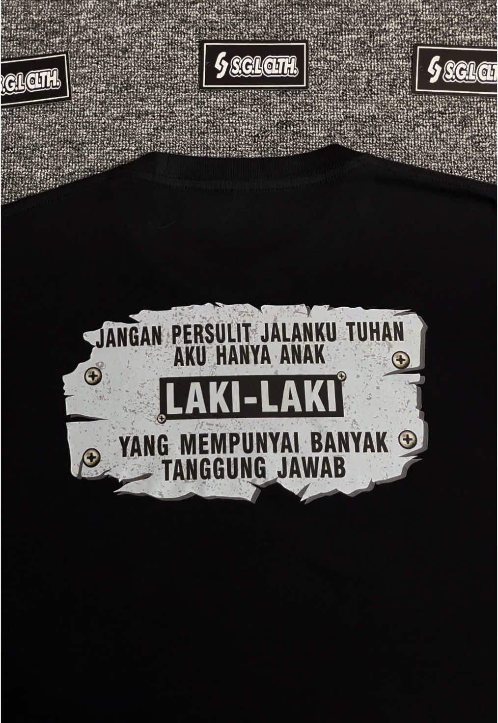 Tampil menarik & unik dari kaos kata kata SGL.CLTH #kaos #kaoskatakata #tshirt 
