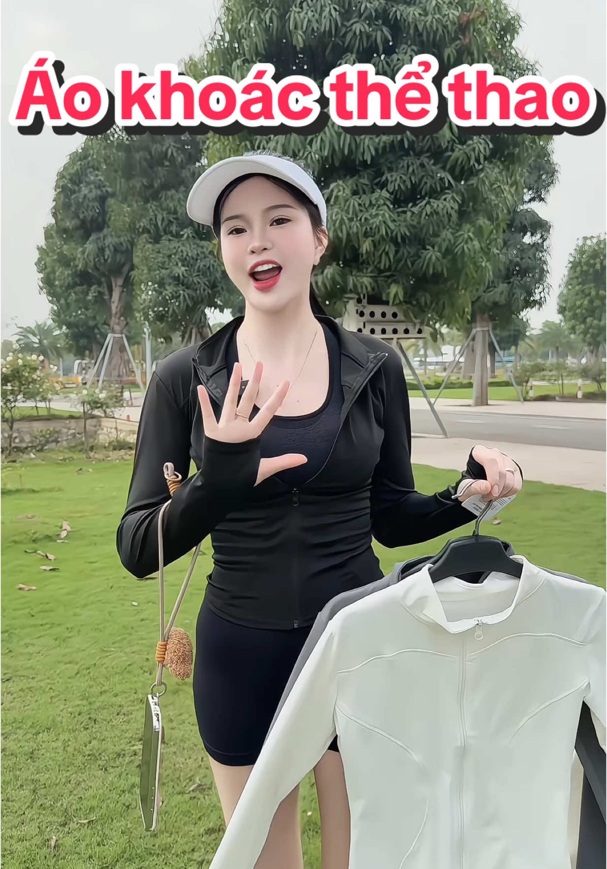 Áo khoác thể thao #champhan #review #champhanriview #aokhoac #aokhoacthethao #thoitrangnu 