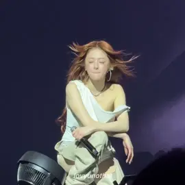 It must be so hot | fancam cr.lovyunothat on X #le_sserafim #yunjin 