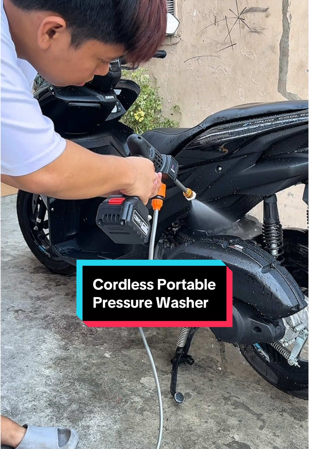 Cordless Portable Pressure Washer🫶🏻 #highpressurewasher #cordlesspressurewasher #highpressure #pressurewasher #portablewasher #portablepressurewasher #carcare #carwash #motorwash #motorcycle #CerealCerdik 
