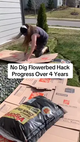 DIY No Dig Flowerbed Hack - progress on no-dig gardening over 4 years #DIY #gardening #flowerbed #diygarden #diylandscaping #landscaping #diyproject #nodiggarden #curbappeal #gardenhack #LifeHack #gardening #nobodysgonnaknow 