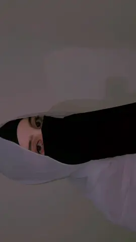 Loved this look.🖤🫀 #foryou #fyp #tiktok #hijab #niqab #hijabi #eyes #explore #explorepage #unfrezzmyaccount #dontunderreviewmyvideo #esha_chaudhry5 #CapCut #edit #template #trend #trending 