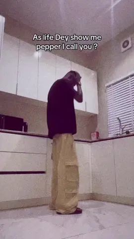 @DC_YARAH🧸🌸🦍 @NL🤍 make everybody mind him business 