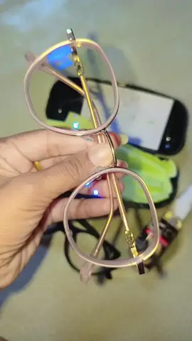 Kacamata super bagus bisa custom sesuai keinginan, beli satu gratis satu, gratis cairan pembersih nya juga #affiliate #fypyuk #affiliatemarketing #kacamataphotocromic #blueray #kacamatakece #kacamatamurah #kacamataminus 