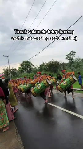 kah Tao saling saduk malik😊