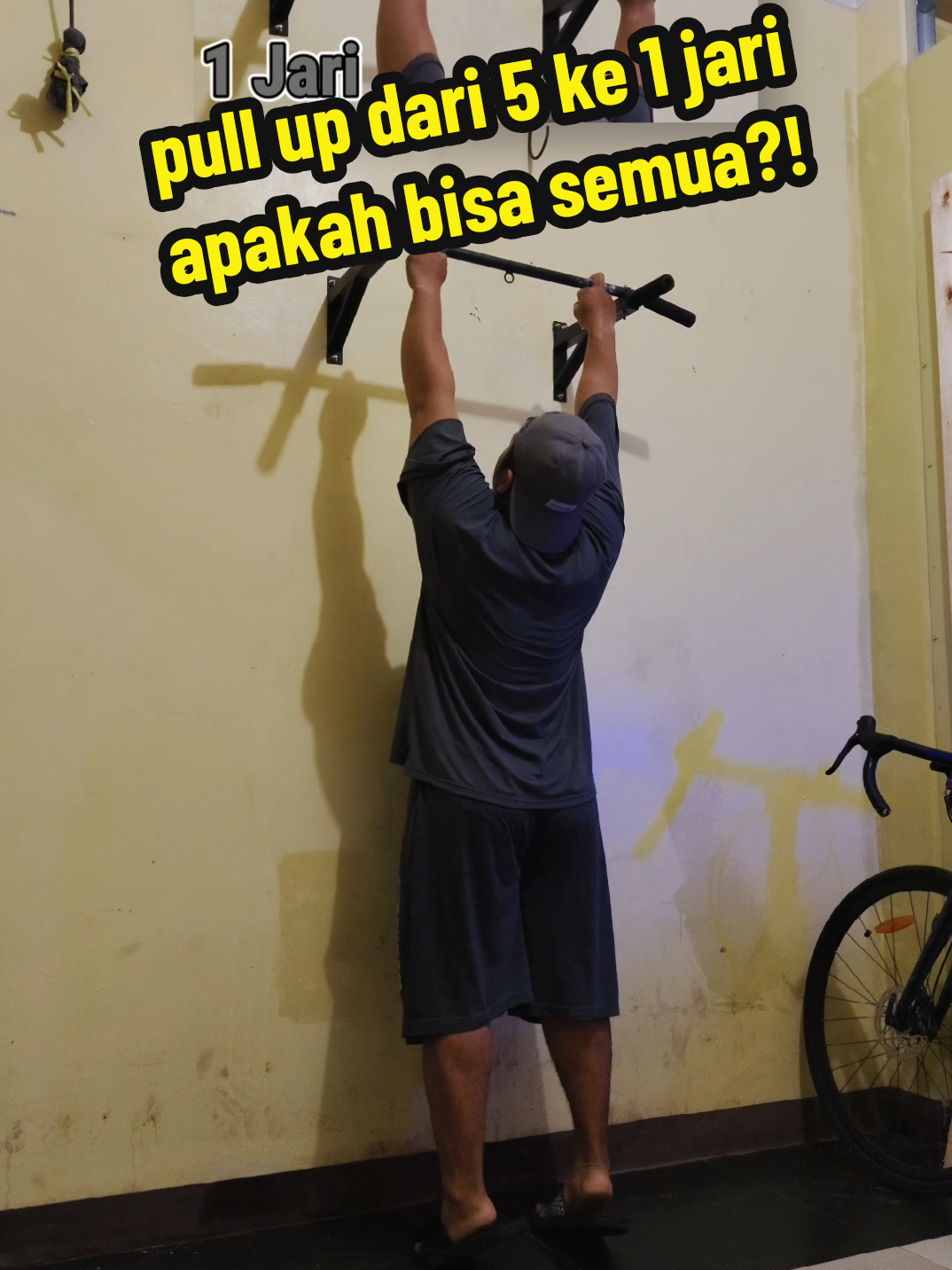 pull up biasa udah terlalu mainstream, jujur pull up 1 jari lebih sulit dari 0 😆 #workout #gymmotivation #GymTok #fyp #trending #viral 