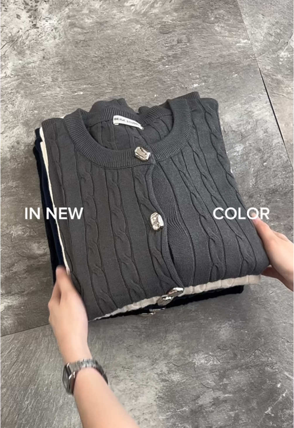 jetro cardigan new color?!🤭 #bajuwanita #atasanwanita #cardiganrajut #cardigan #ootdinspo #minimalstyle 