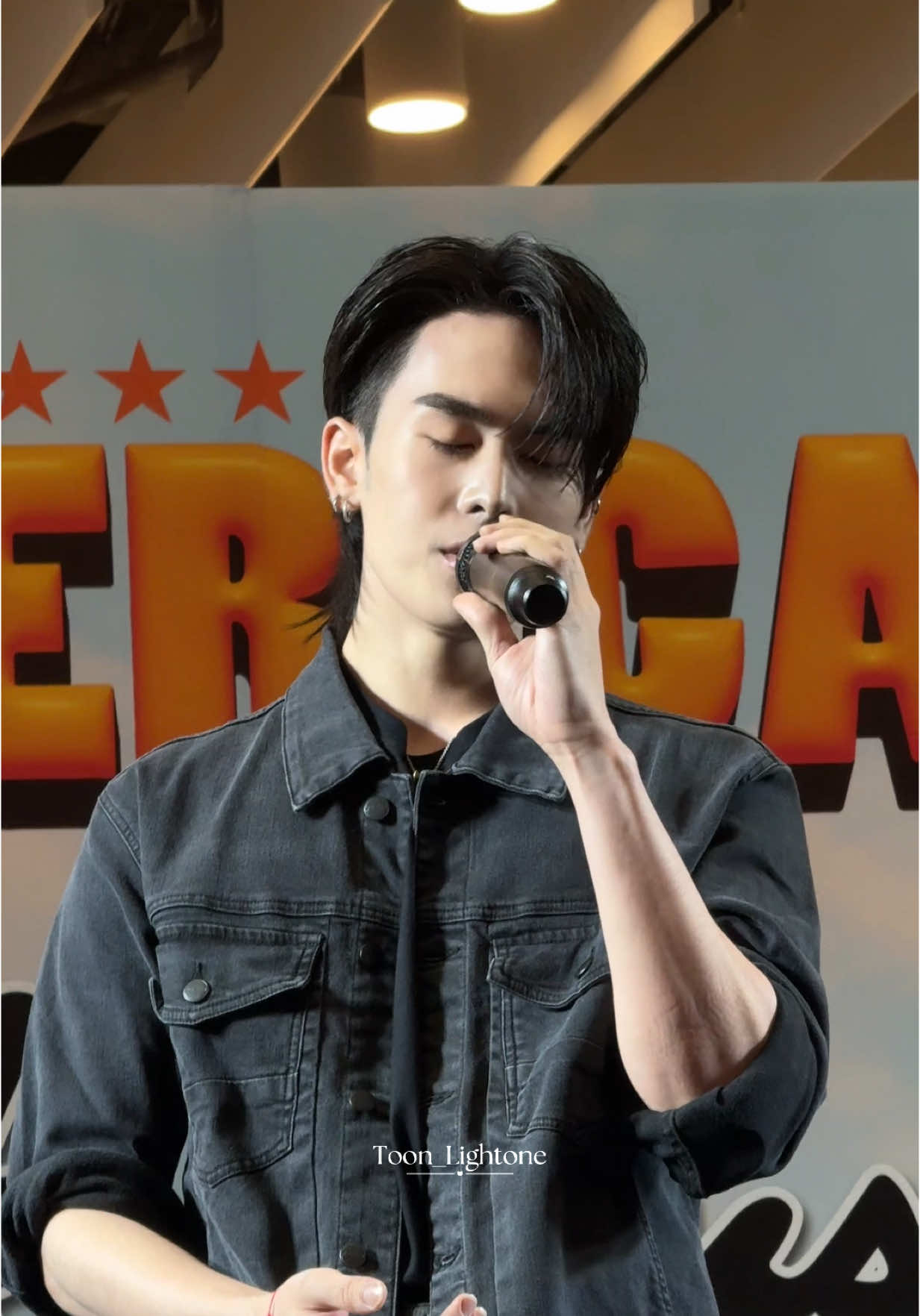 น่ารักขนาดนี้เอาไรว่ามา ~~ ต้าชุดยีนส์เท่มาก 🖤 #TMGJackRusselXSanta  #Santapp @Santa 