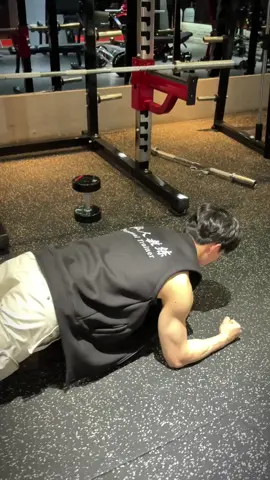 Trainer Gym abs💪 #gym #sispack #handsome #douyin #chineseboy #fyp 